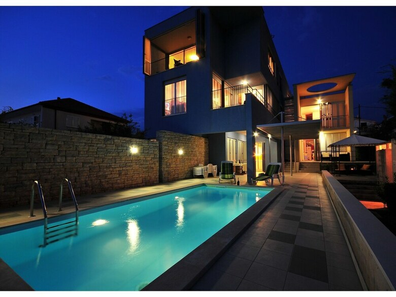 Opulent Apartment In Zadar Near Sea