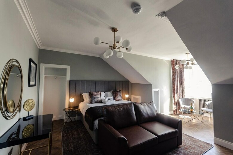 Aparthotel Sweeney Apartments And Rooms