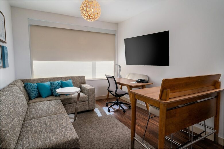 Hotel Element Sacramento Airport