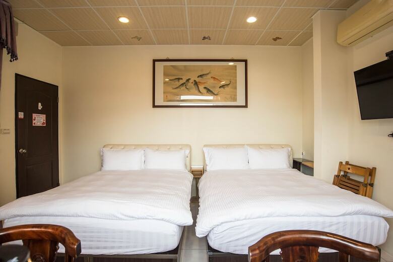 Hotel Qu Hi Home Stay