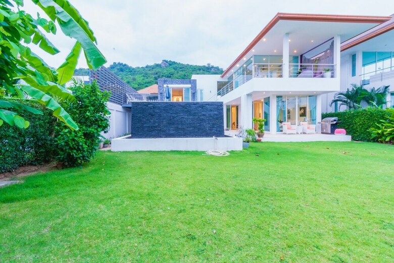 Luxury Modern 3 Bedroom Pool Villa Pa5