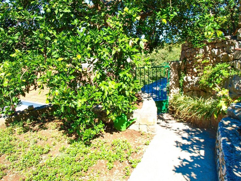 Apartment Postira Meri