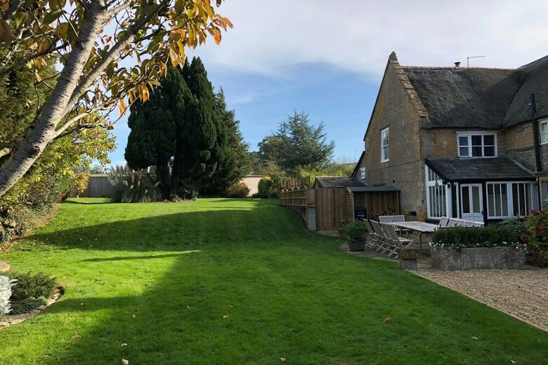 Atherstone Farmhouse & Cottage