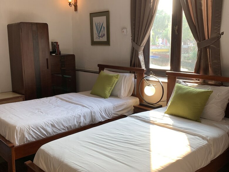 Heeren House By Signature Puzzle Hotel