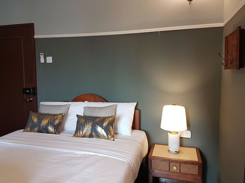 Heeren House By Signature Puzzle Hotel
