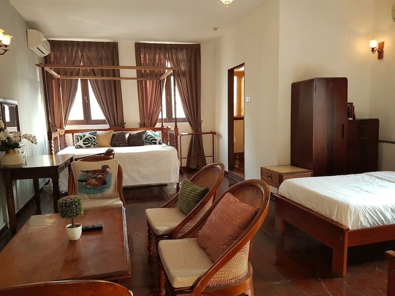 Heeren House By Signature Puzzle Hotel