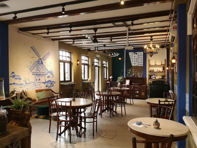 Heeren House By Signature Puzzle Hotel
