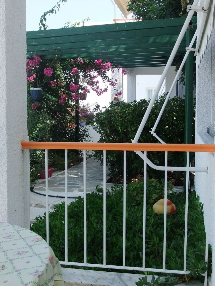 Aparthotel Tatsis Apartments
