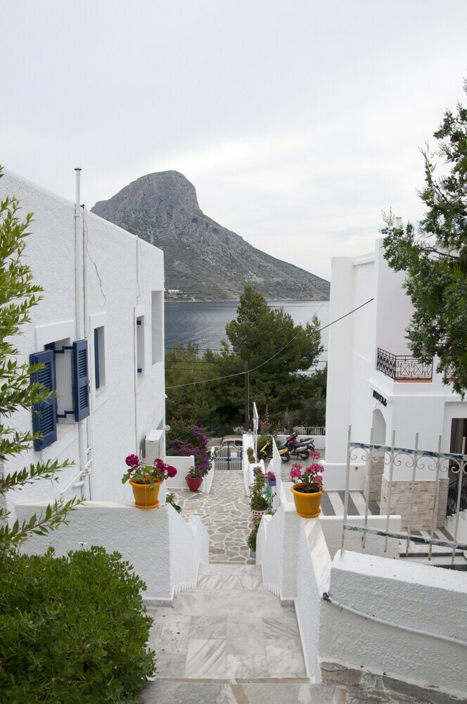 Aparthotel Tatsis Apartments
