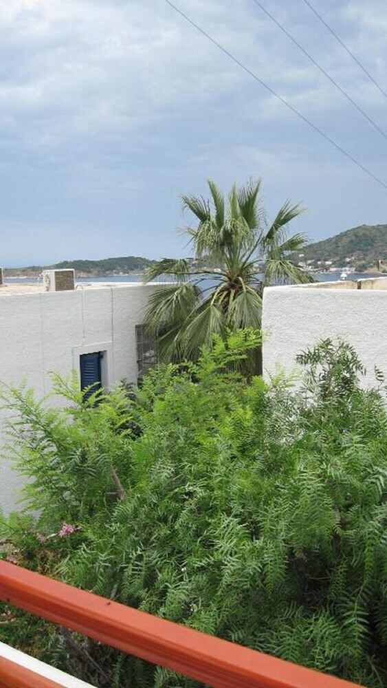 Aparthotel Tatsis Apartments