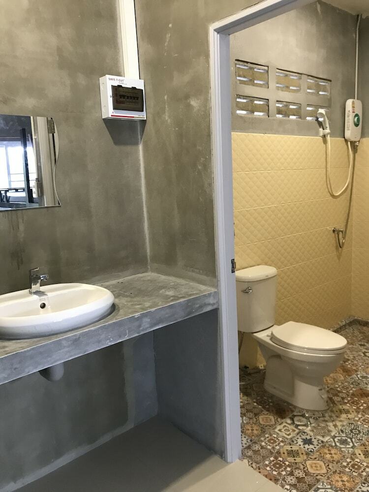 Hostal Live In Leaf Kohtao - Hostel