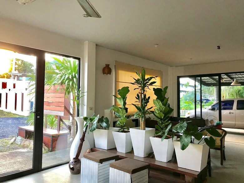 Hostal Hiranyika Cafe And Bed