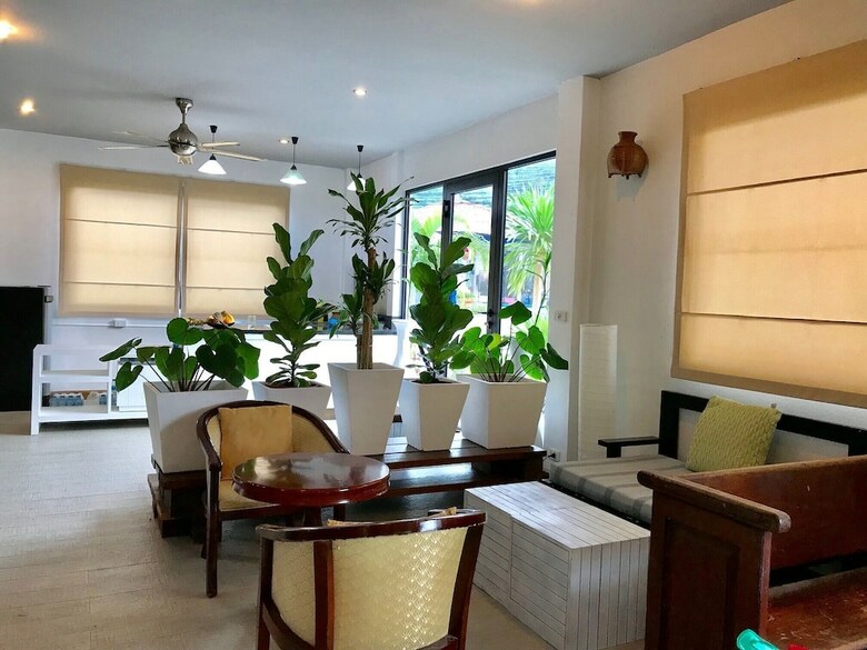 Hostal Hiranyika Cafe And Bed