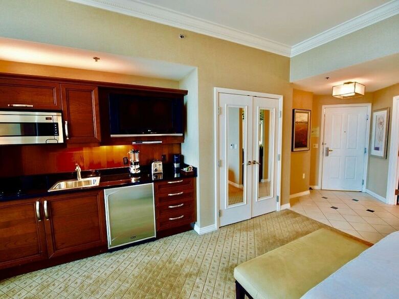 Hotel Abz Signature Suites
