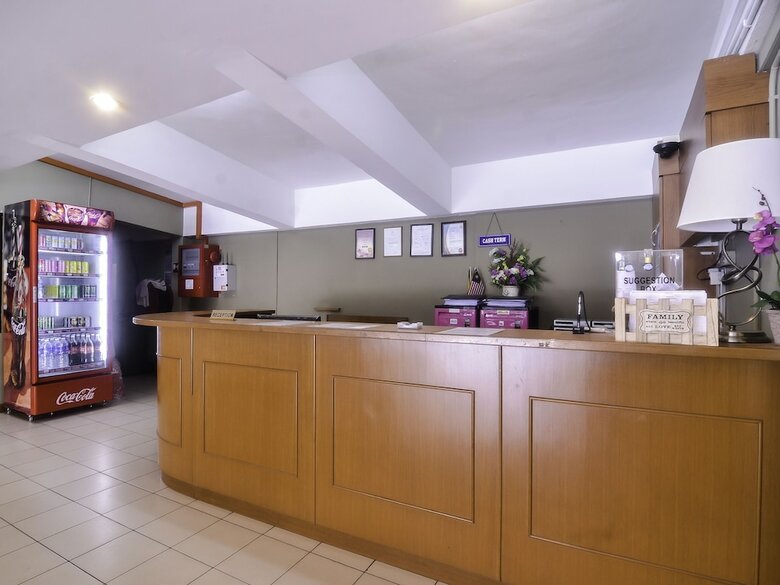Hotel Oyo 89663 Theatre Inn