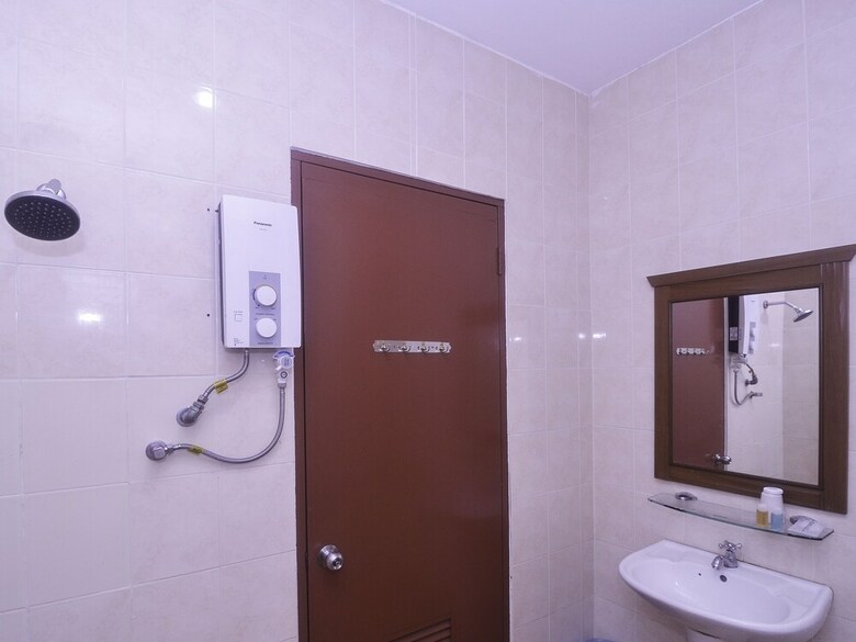 Hotel Oyo 89663 Theatre Inn