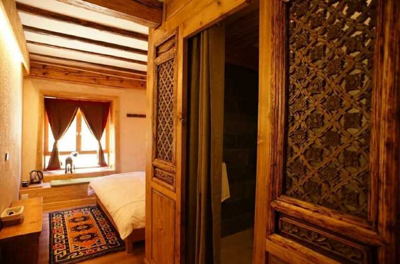 Tibetan-style Courtyard Hotel