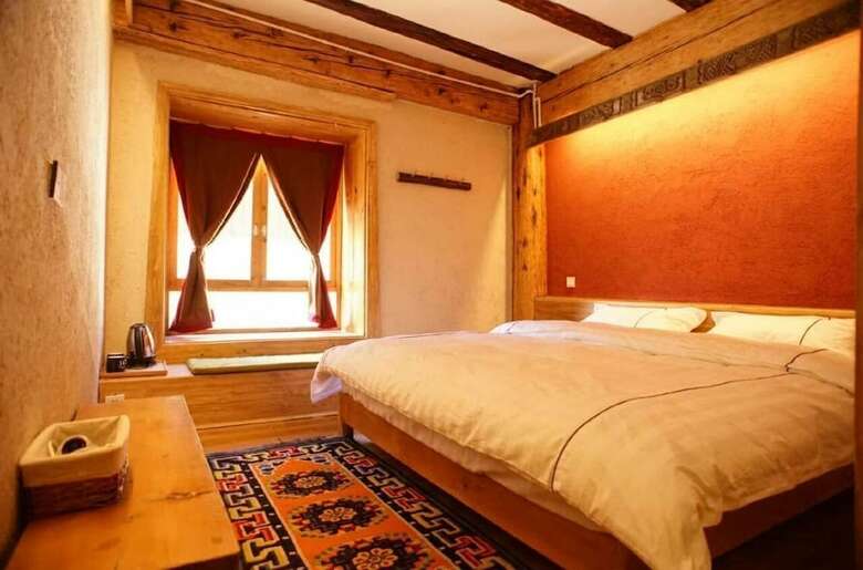 Tibetan-style Courtyard Hotel