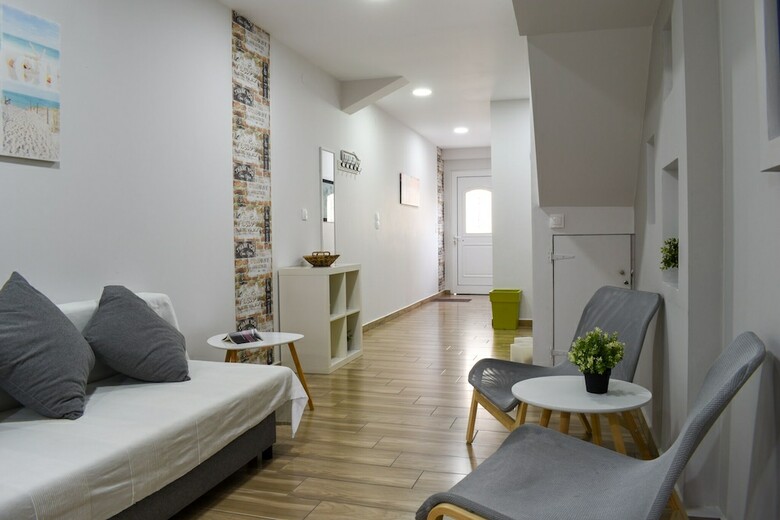 Apartamentos Stylish Maisonette Near The Sea &the City Center