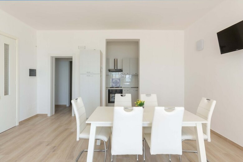 Viva Seaview Apartments