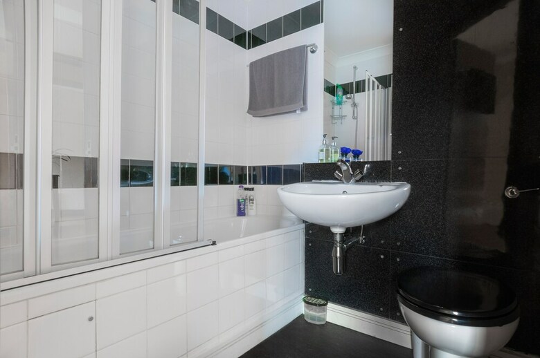 Apartamentos Dean Village With Private Parking