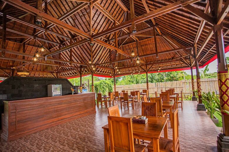 Bed & Breakfast Maharatu Villas