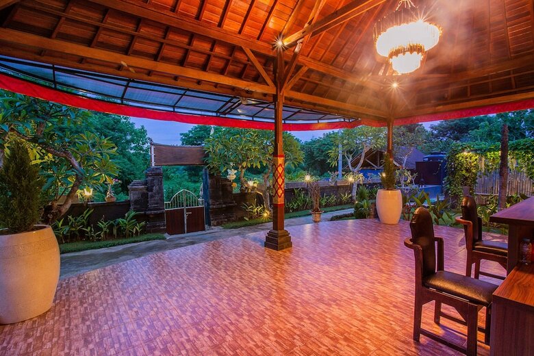 Bed & Breakfast Maharatu Villas