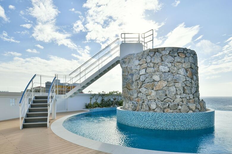 Hotel Lequ Okinawa Chatan Spa & Resort