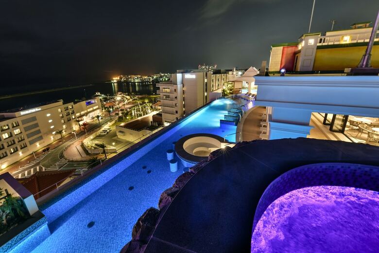Hotel Lequ Okinawa Chatan Spa & Resort
