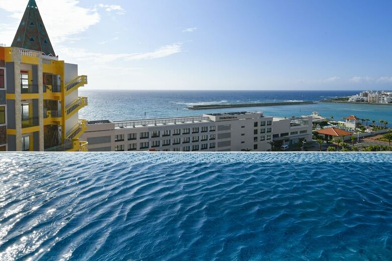 Hotel Lequ Okinawa Chatan Spa & Resort