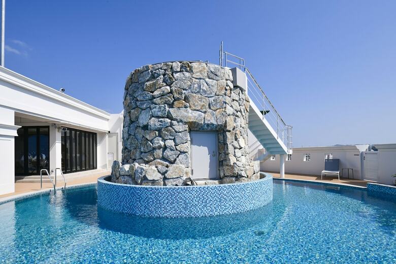 Hotel Lequ Okinawa Chatan Spa & Resort