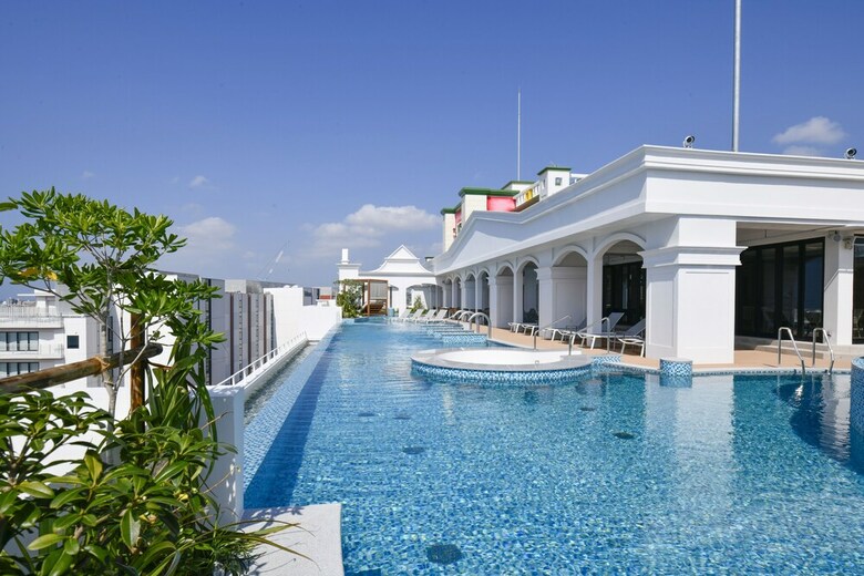 Hotel Lequ Okinawa Chatan Spa & Resort
