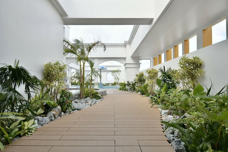 Hotel Lequ Okinawa Chatan Spa & Resort