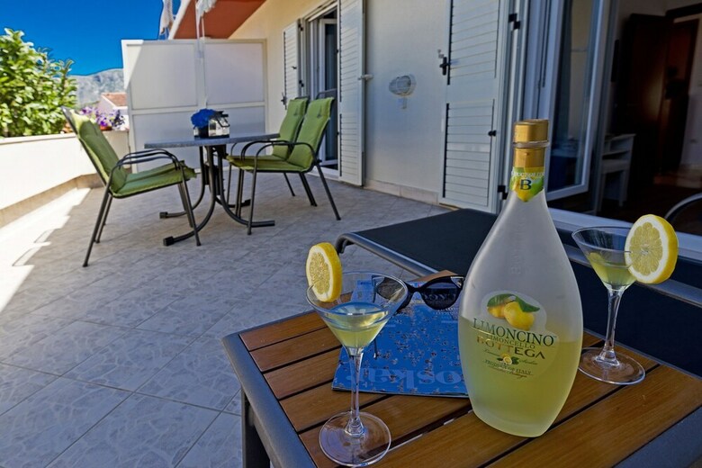 Apartment Michelle - 2 Bedrooms,terrace, Sea View