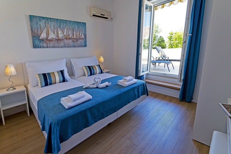 Apartment Michelle - 2 Bedrooms,terrace, Sea View