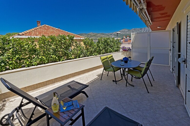 Apartment Michelle - 2 Bedrooms,terrace, Sea View