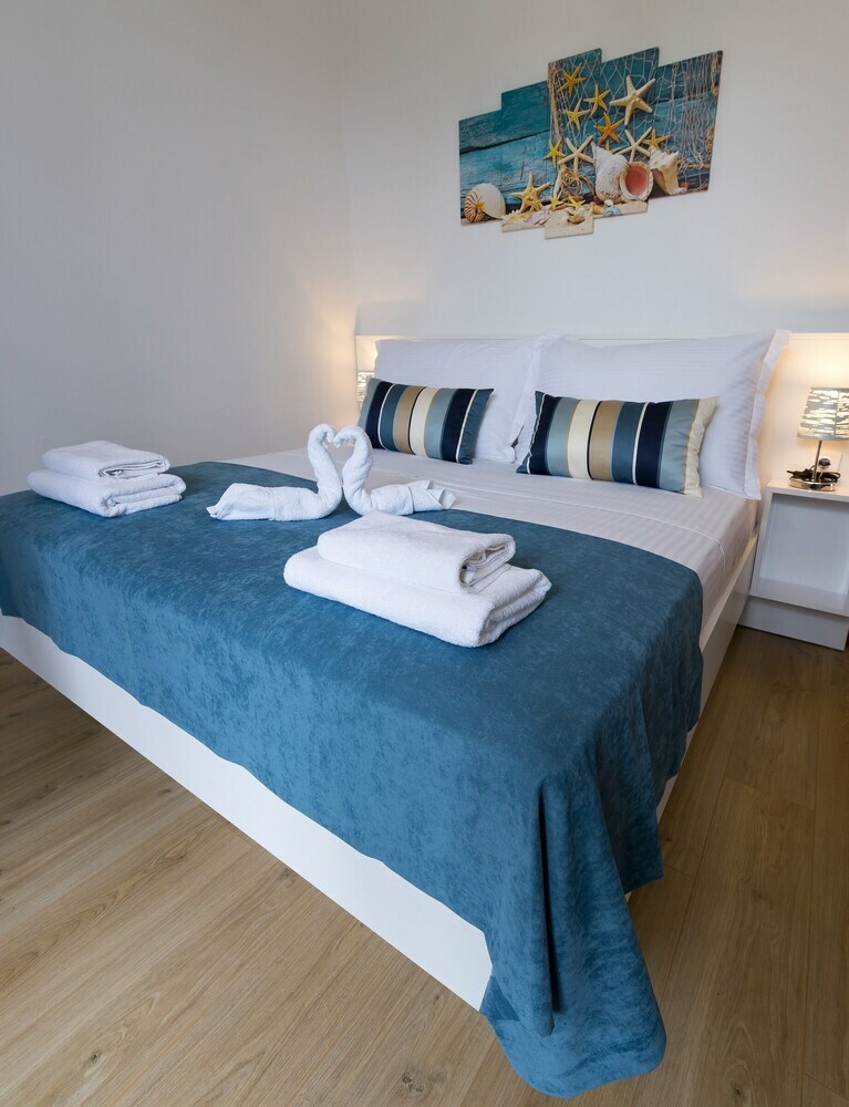 Apartment Michelle - 2 Bedrooms,terrace, Sea View