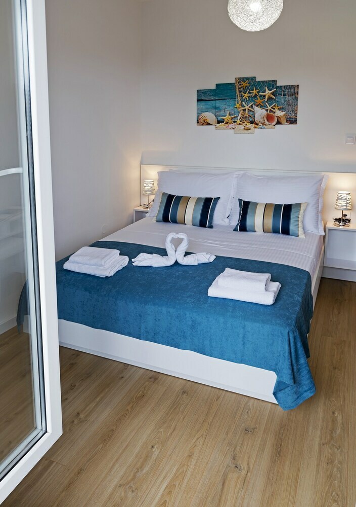 Apartment Michelle - 2 Bedrooms,terrace, Sea View