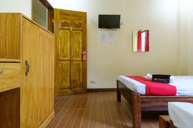 Hotel Reddoorz @ Poblacion 6 Coron