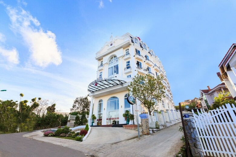 Oyo 585 Saigon Book Hotel Da Lat
