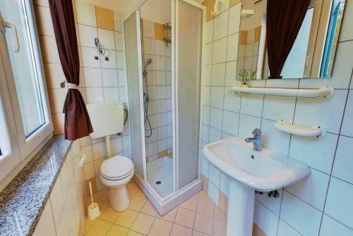 Vis A Vis Apartments