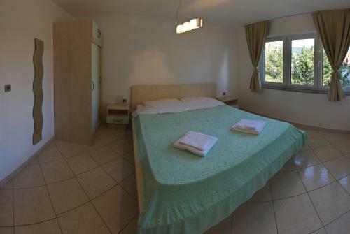 Vis A Vis Apartments