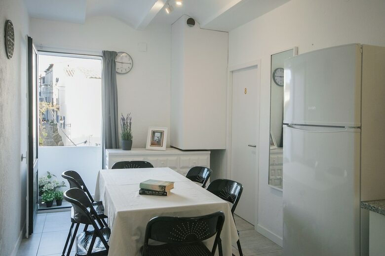 Hotel Lets Holidays Rooms Cadaques