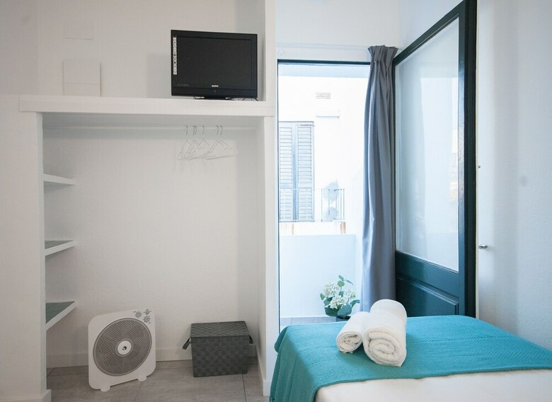 Hotel Lets Holidays Rooms Cadaques