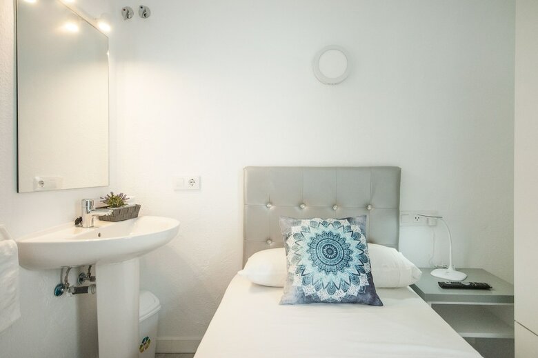 Hotel Lets Holidays Rooms Cadaques