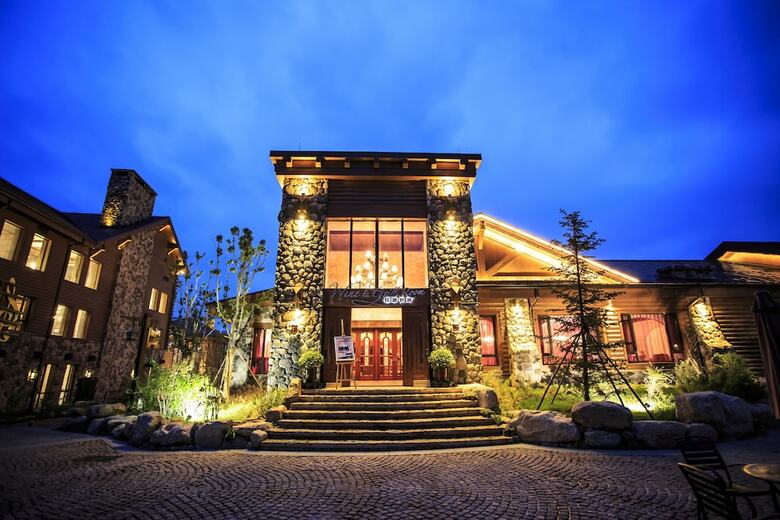 Orenda Teton Hotel