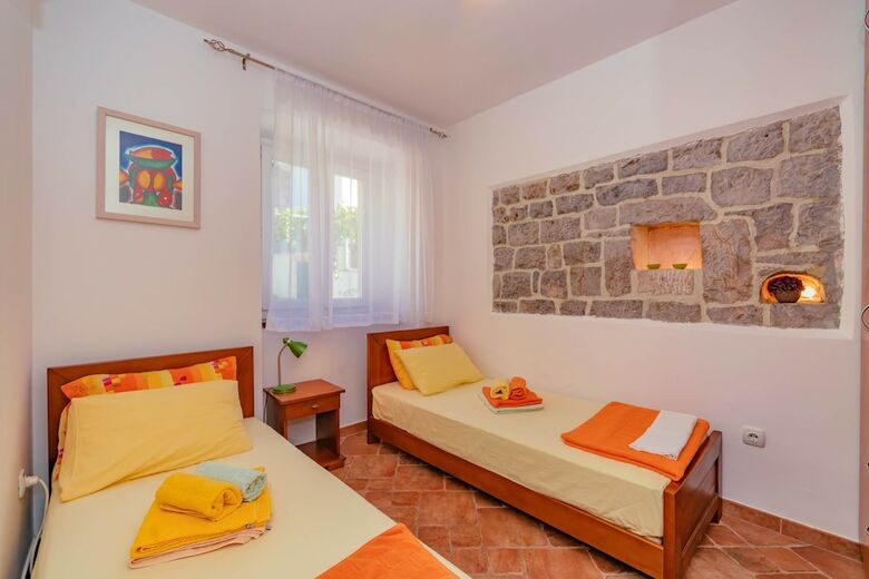 Apartments Bigovo Veljic
