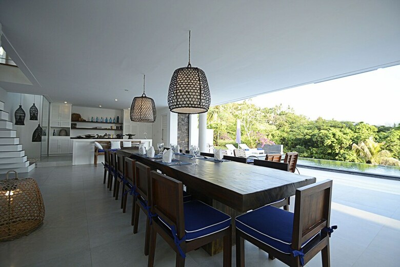 Villa L