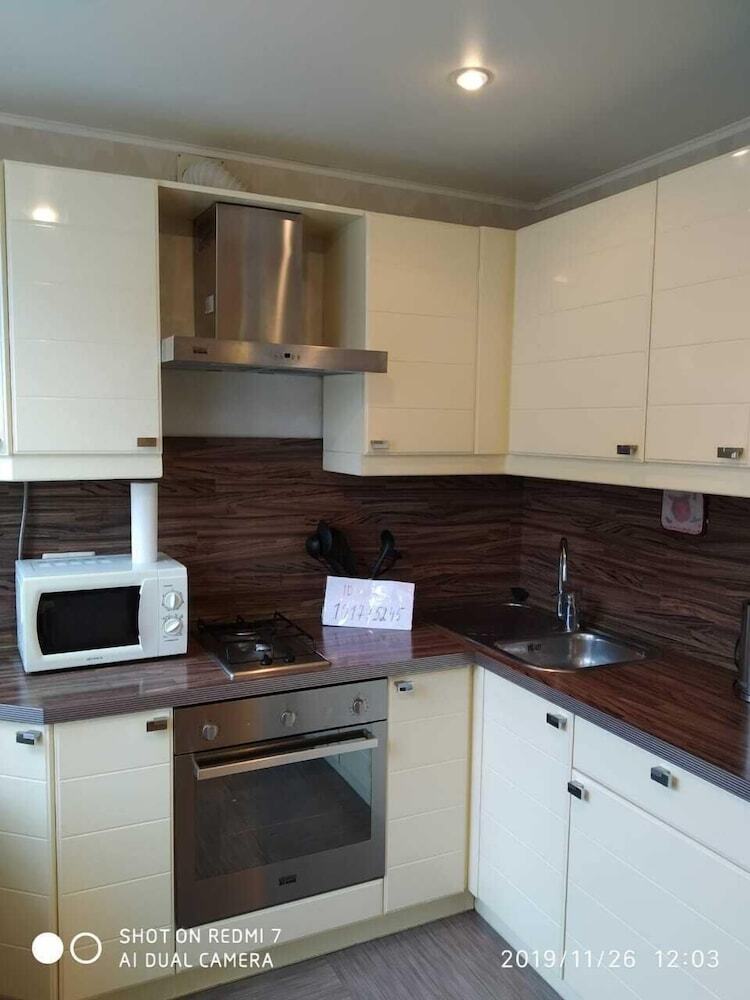 Apartment On B Kondratievskii 12 Bld 1