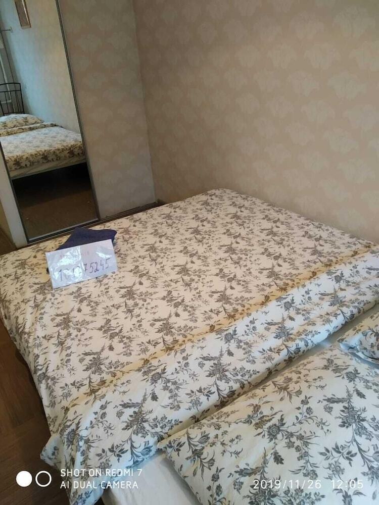 Apartment On B Kondratievskii 12 Bld 1